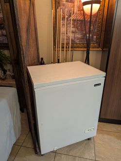 Chest Freezer . DELIVERY AVAILABLE