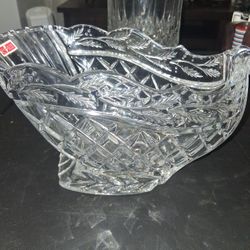 Marquis by Waterford Holiday Sleigh lead crystal bowl. 