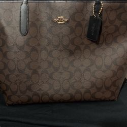 Coach Signature Tote Bag