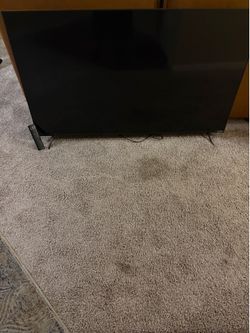 Smart TV excellent condition 55 inch selling it for $130. What remote control
