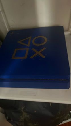 Limited edition, PS4 blue and gold