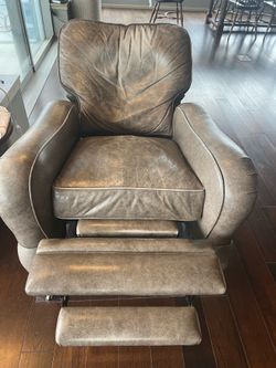 RH recliner chair