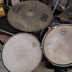 Tama Drum Set