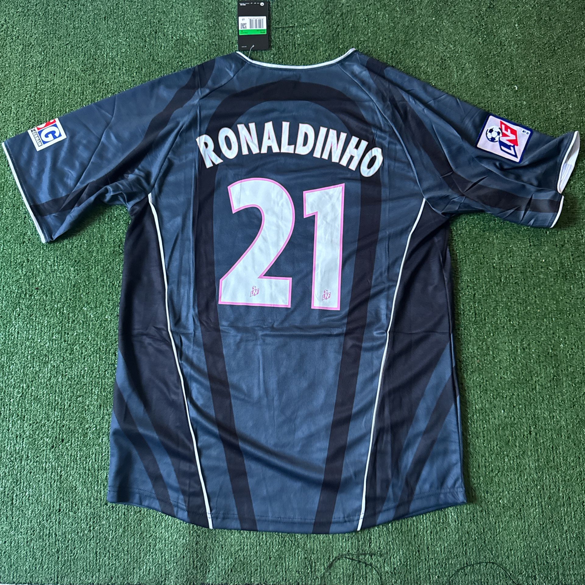 Vintage Retro Nike Paris PSG 2001 02 Ronaldinho 21 Away Cool