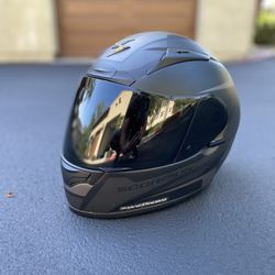 Skorpion helmet