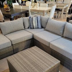 Outdoor Sectional with Ottoman New (Patio)