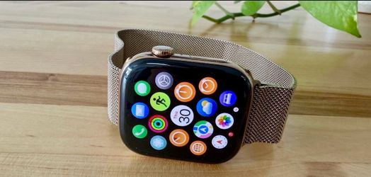 Like New Unlocked Apple Watch Series 11 46MM Gold Titanium Cellular + GPS with Milanese Loop.