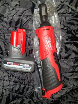 MILWAUKEE M12 Ratchet and High out put XC 5.0 battery