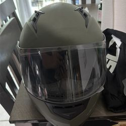 Motorcycle helmet