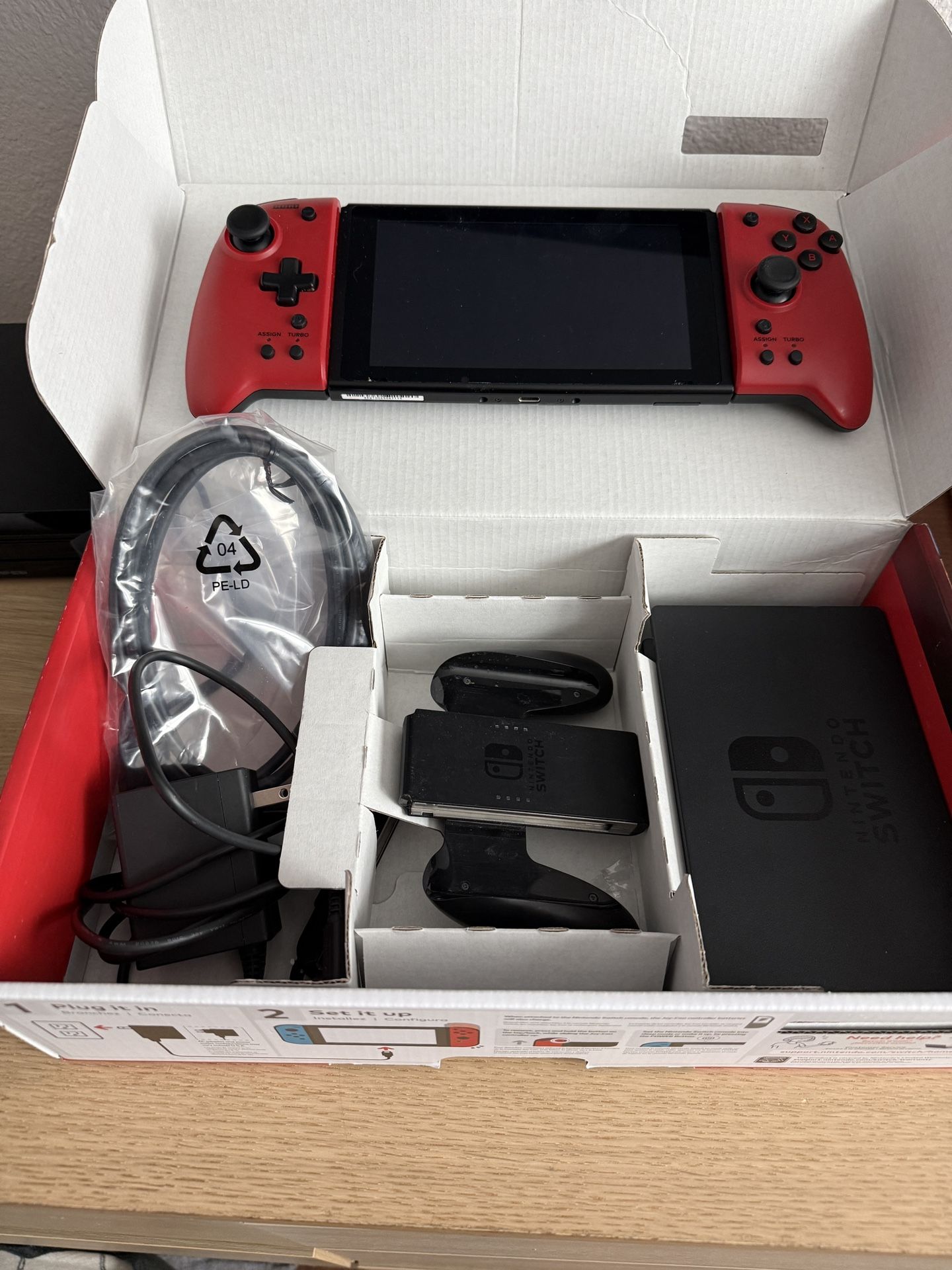 Nintendo switch ( V2 - 2019 Release ) With Micro SD