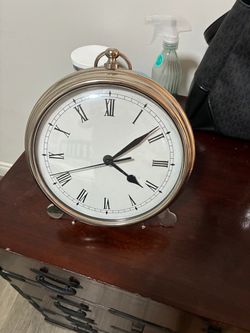 Nice clean silver working clock