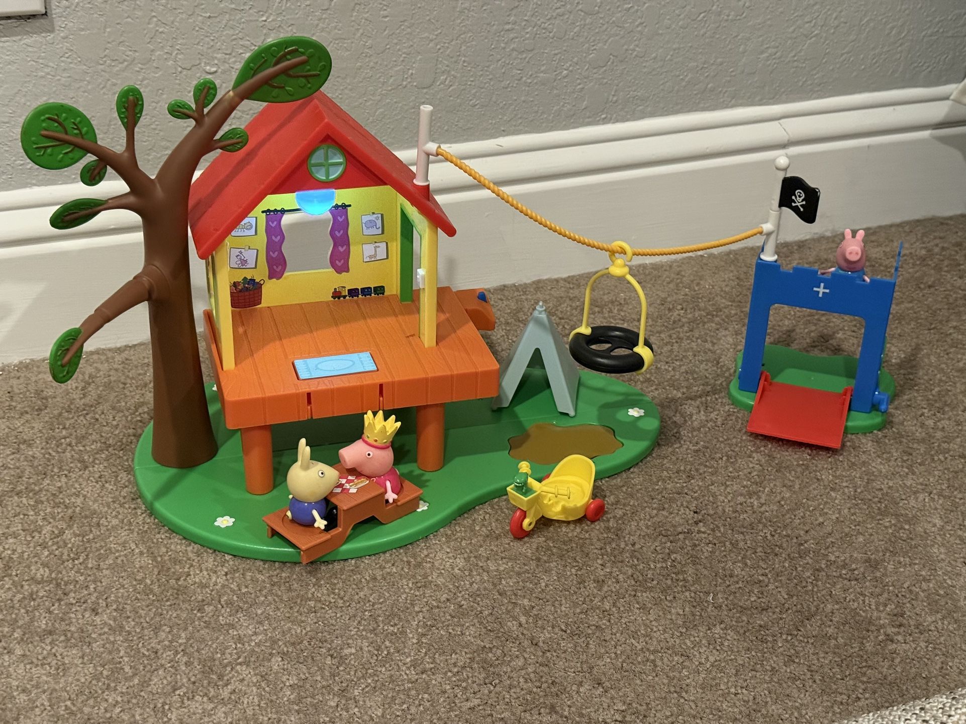 Peppa Pig Treehouse w/ Action Figures