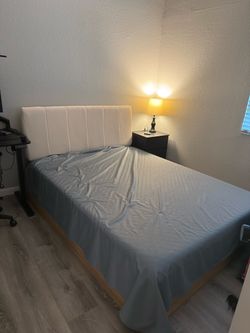Queen Bed Frame + Zinus 10” Memory Foam Mattress