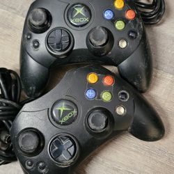 Microsoft Xbox Controller  Set Of 2 Not Tested 