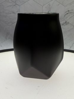 (1) Awesome Norlan  Matte Black Whiskey Glass. Double Walled Whisky Glass Handblown Stemless Doubled walled. It keeps hot drinks hot and cold drinks c