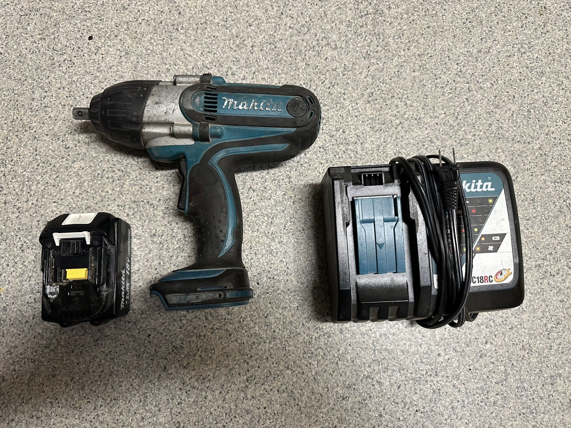 18V LXT Lithium-Ion Cordless 1/2 in. Sq. Drive Impact Wrench Kit, 
