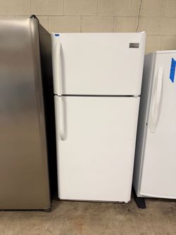 Frigidaire Top And Bottom Refrigerator