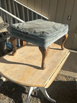 Free footstool