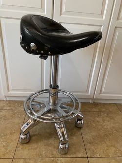 Motorcycle seat stool (adjustable)