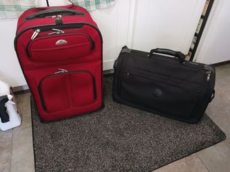 Two very nice Samsonite carry on luggage bags