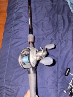 Bass pro bait caster with broken  castingrod