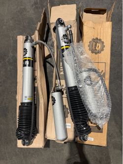 Jeep gladiator Mopar performance Bilstein lift kit 2 in