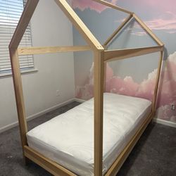 Beautiful House Twin Bed 