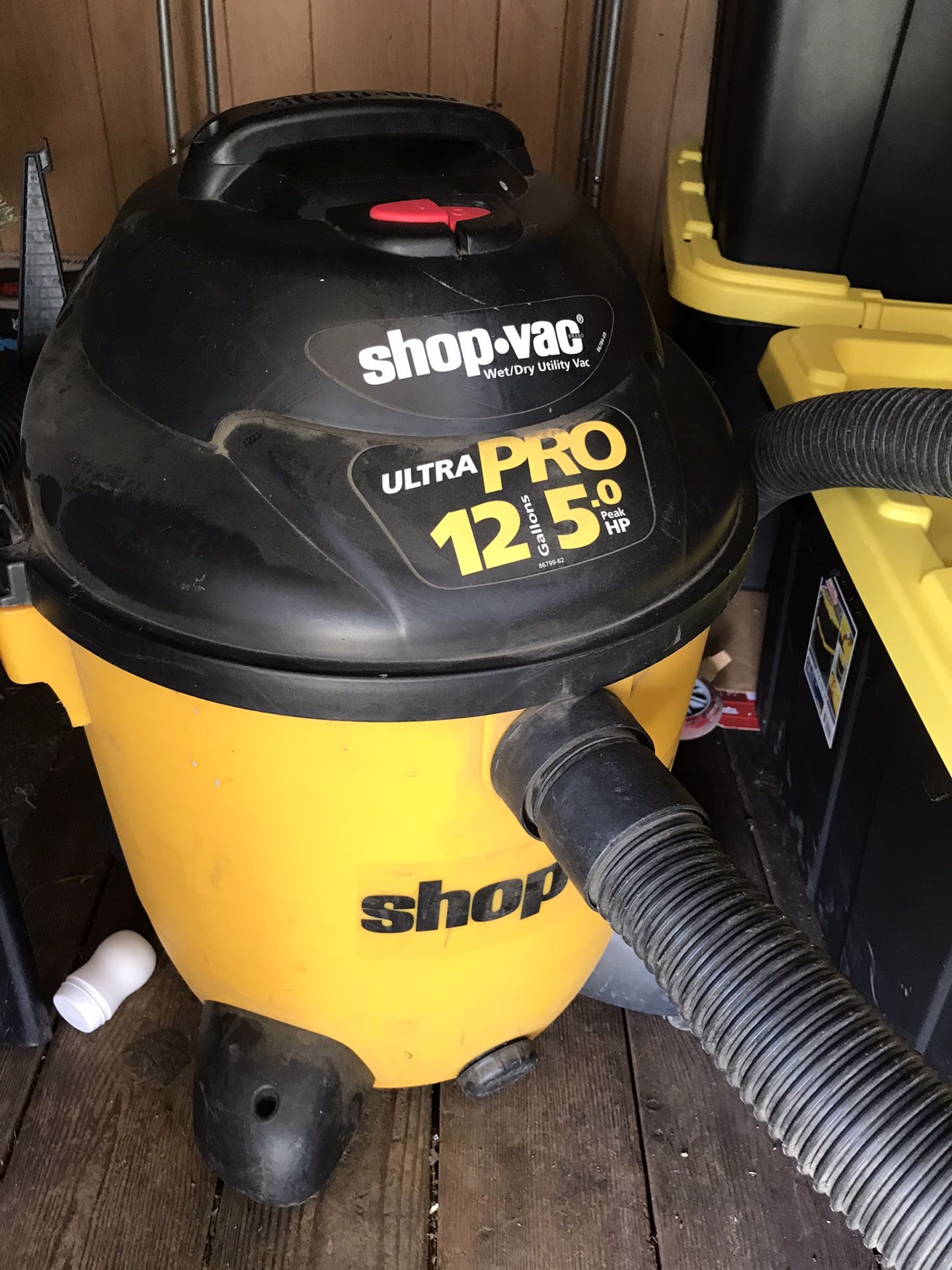 Shop vacuum