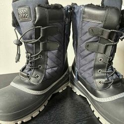 Winter Boys Boots Size 4