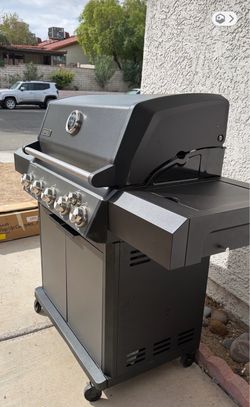 PROPANE GAS BBQ GRILL with side burner