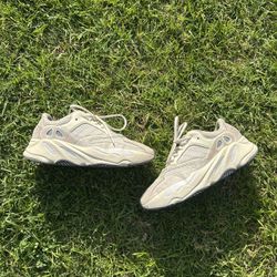 Yeezy Boost 700 Analog