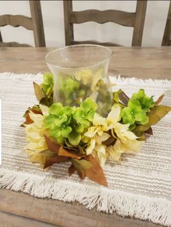 2 set of beautiful brand new candle holders.