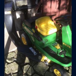 John Deer Sx75 Tractor With Bagger
