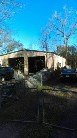 Metal building erection