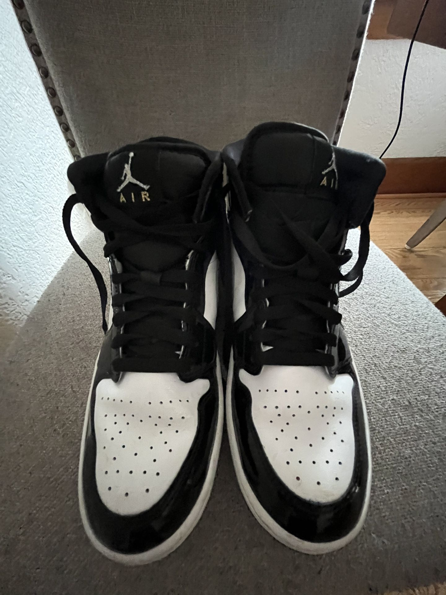 Jordan Mid Black📲