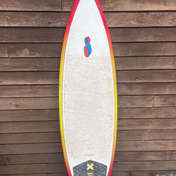5’11 short board, surfboard. (has no fins)