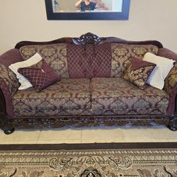 Elegant couch and loveseat in great condition