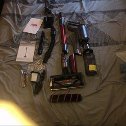 Battery-cyclone Vaccum Cleaner