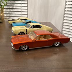 Vintage Muscle Car Die-Cast Collection 