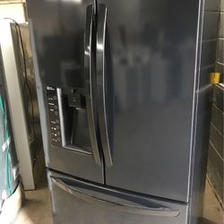 LG Refrigerator French Door Black  Hablo Español 