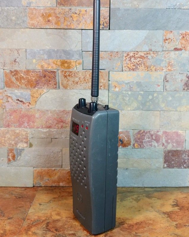 vintage GE Handheld 40-Channel CB Transceiver Radio • Takes 8-AA Batteries Not Included • Can Work With AC Charger Not Included • Model # 3-5980 A .