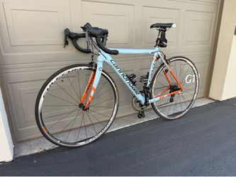 2014 Cannandale lightweight CAAD10 road bike