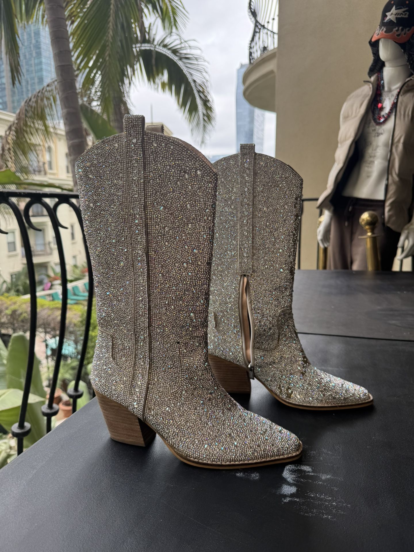 DIAMOND COWGIRL BOOTS SIZE 9 EURO 40