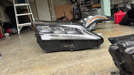 Lexus RX headlight