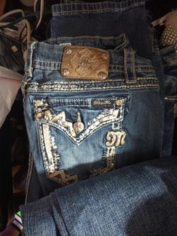Women's MISS ME JEANS SIZE 34, BUT ONE PAIR IS 32.. ASKING 120 FOR ALL 5 ARE 30 A PAIR 