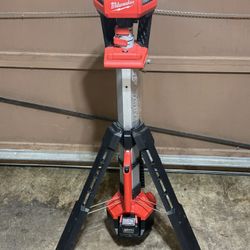 Milwaukee 2131-20 M18 Rocket Dual Power Tower Light