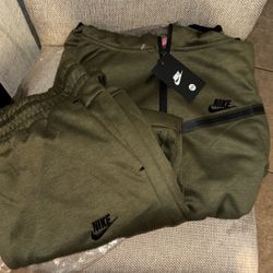 2XL NIKE TECHS FULL SETS BUY NOW