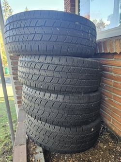 Set Of Four Tires 235/60/R18