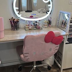 Hello kitty Impressons Vanity mirror & chair