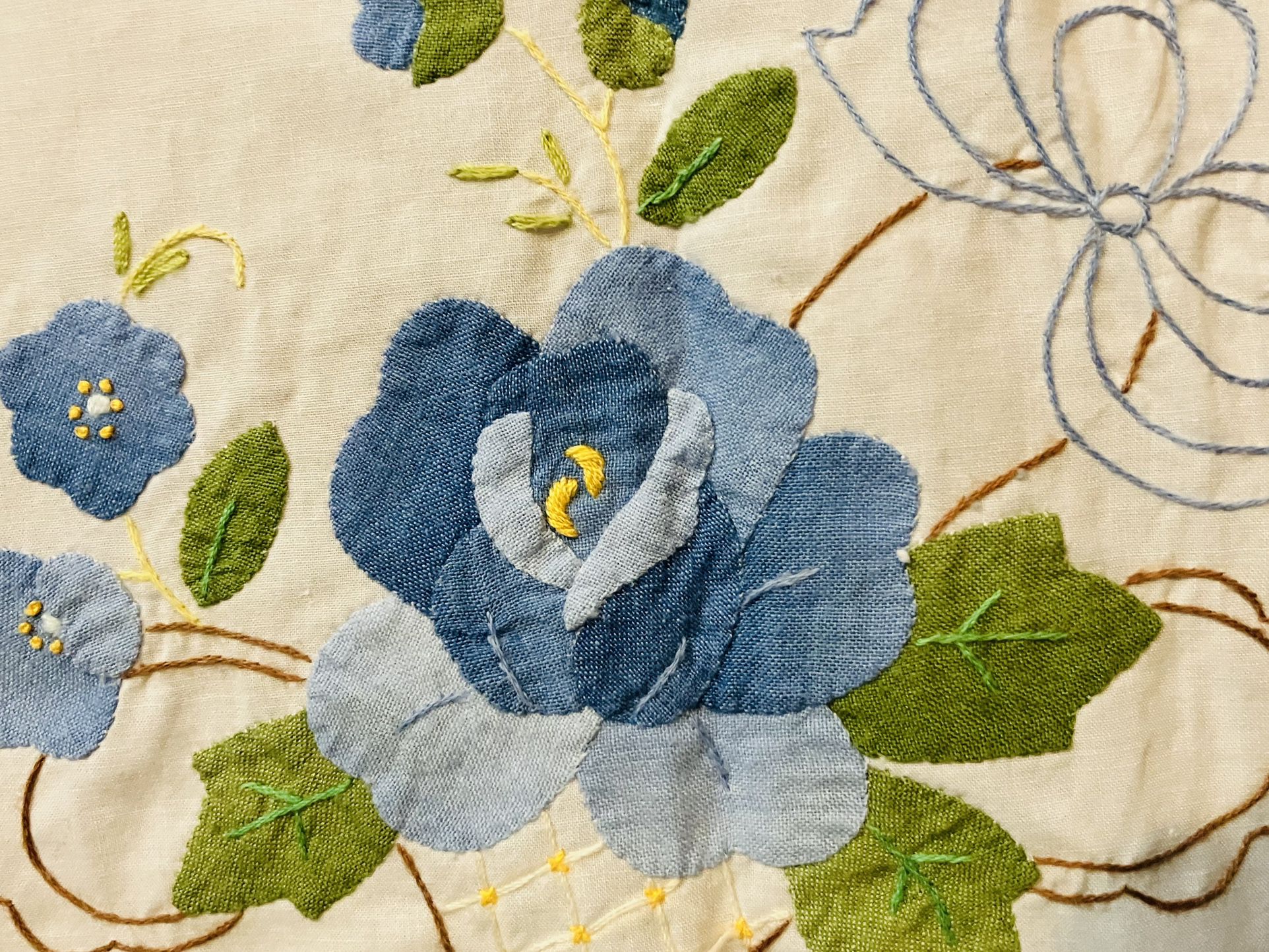 Vintage Floral Oval Tablecloth